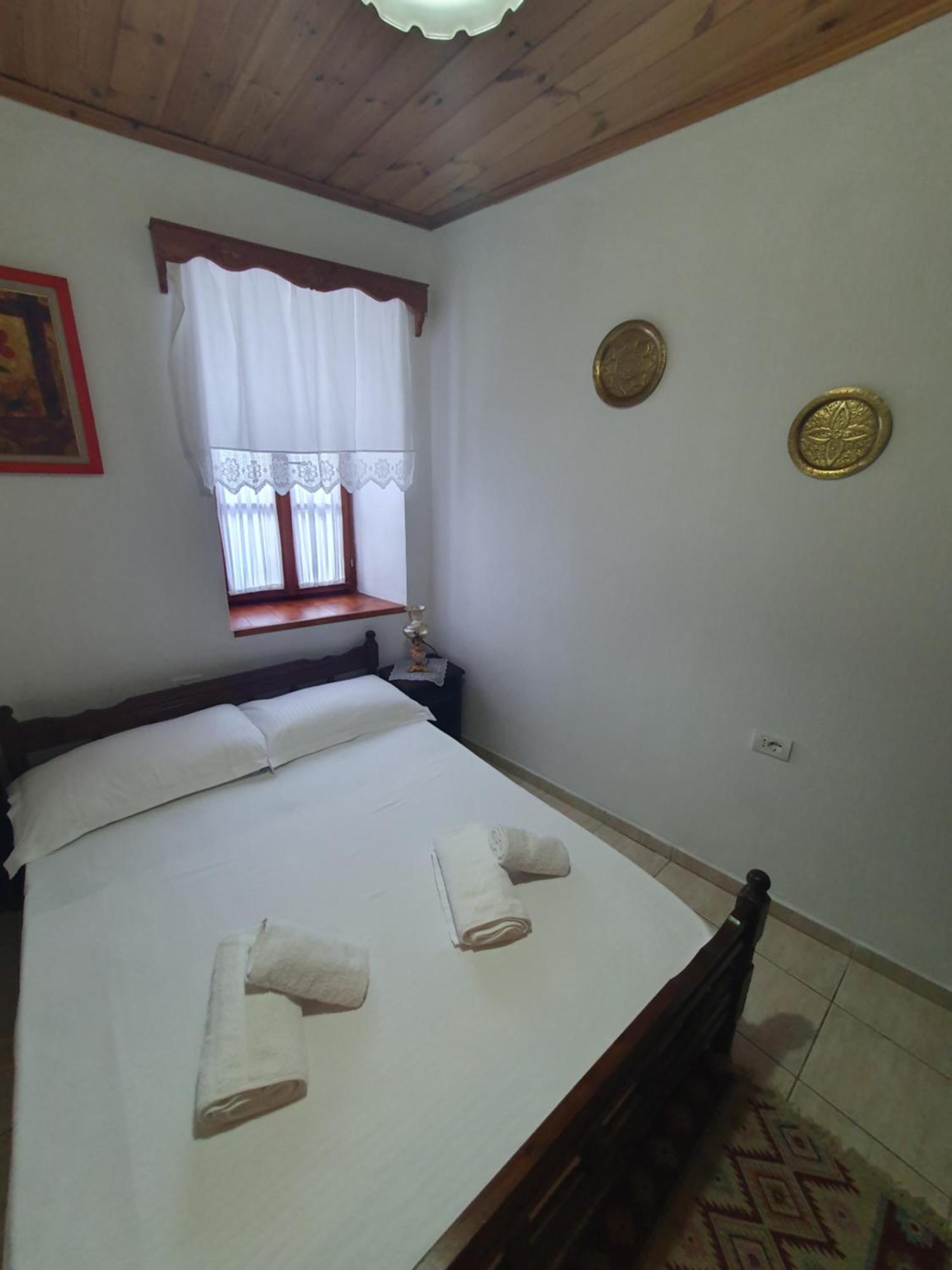 Santa Room-Old Bazaar Center-Gjirokastra Szoba fotó
